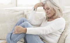 女性患上更年期综合征会出现哪些症状呢?